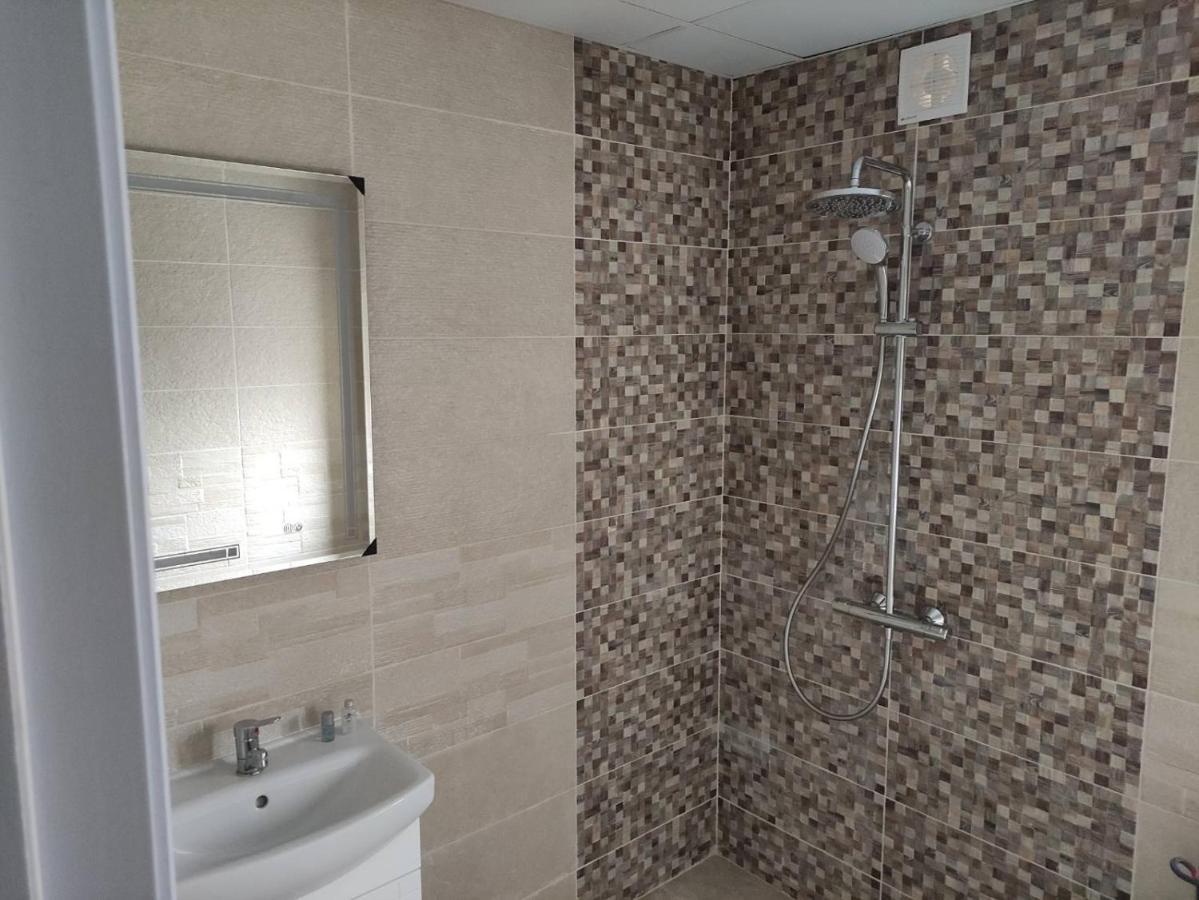 Light Side Inn Ruse Bagian luar foto